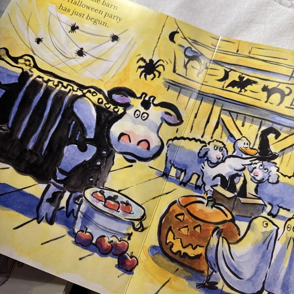 Lot of 3 Children's Halloween Books –‎ Click Clack Boo, Pete the Cat, Edgar